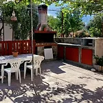 Apartment Metaxas *